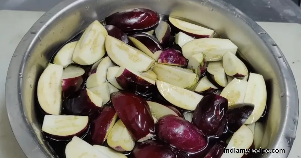 Baingan Aloo Recipe in Hindi