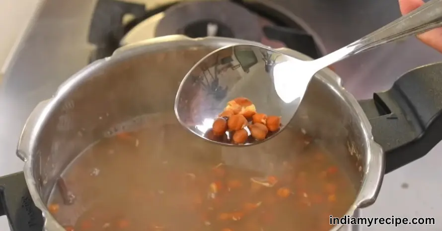 Chana Masala Recipe in Hindi
