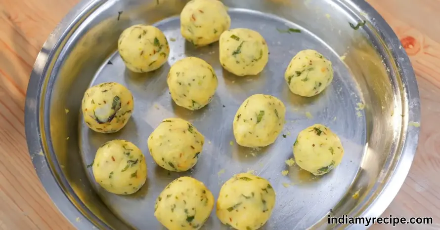 Batata Vada Recipe in Hindi