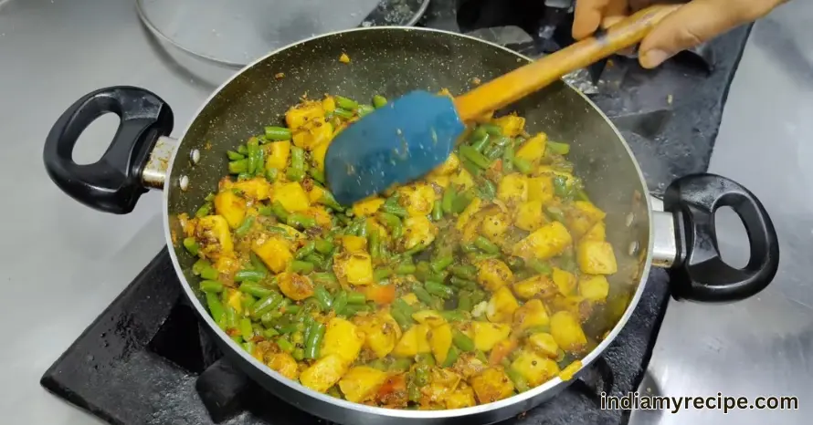  Aloo Beans ki Sabzi Recipe in Hindi 