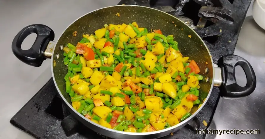 Aloo Beans Recipe in Hindi