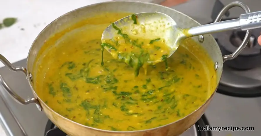 Moong Dal Palak Recipe in Hindi