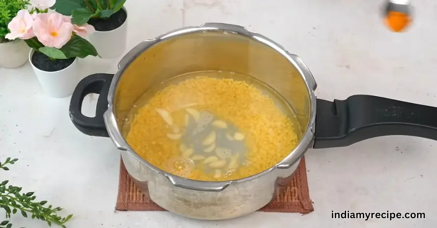 Moong Dal Palak Recipe in Hindi
