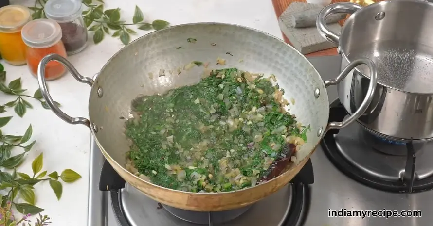Moong Dal Palak Recipe in Hindi