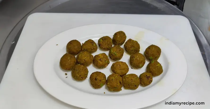 matar ki kachori kaise banti hai