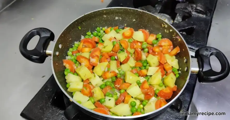 Aloo Gajar Matar Ki Sabji