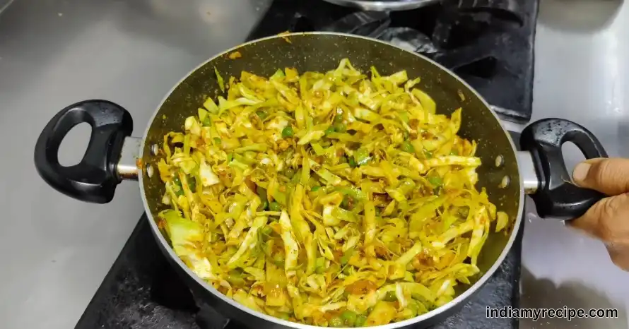 Patta Gobhi Ki Sabji Recipe in Hindi