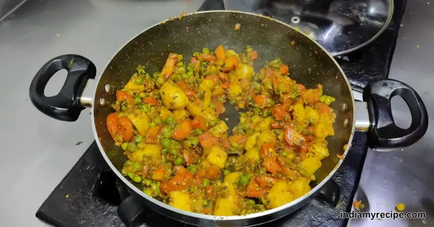Aloo Gajar Matar Ki Sabji